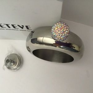 Flask as a bracelet in stainless steel. Rhinestone cap. Funnel. Beteve New